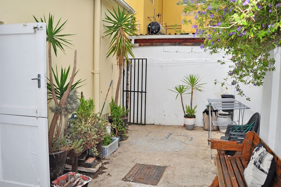 To Let 2 Bedroom Property for Rent in Woodstock Western Cape